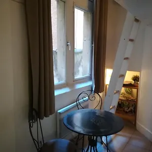 studio-vieux-lyon.hotels-rhonealpes.com/