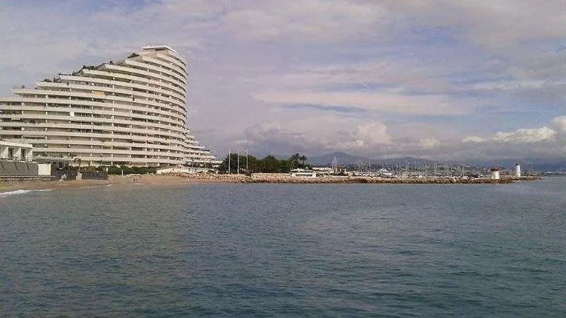 Hotelf1 Villeneuve Loubet